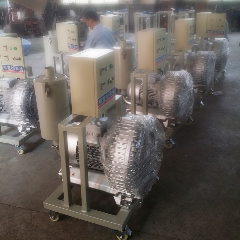 Care este adaptabilitatea la mediu a unui alimentator cu șurub din plastic?